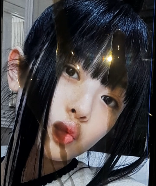 9q4NLylY Hanni kpop Cumtribute 02.png